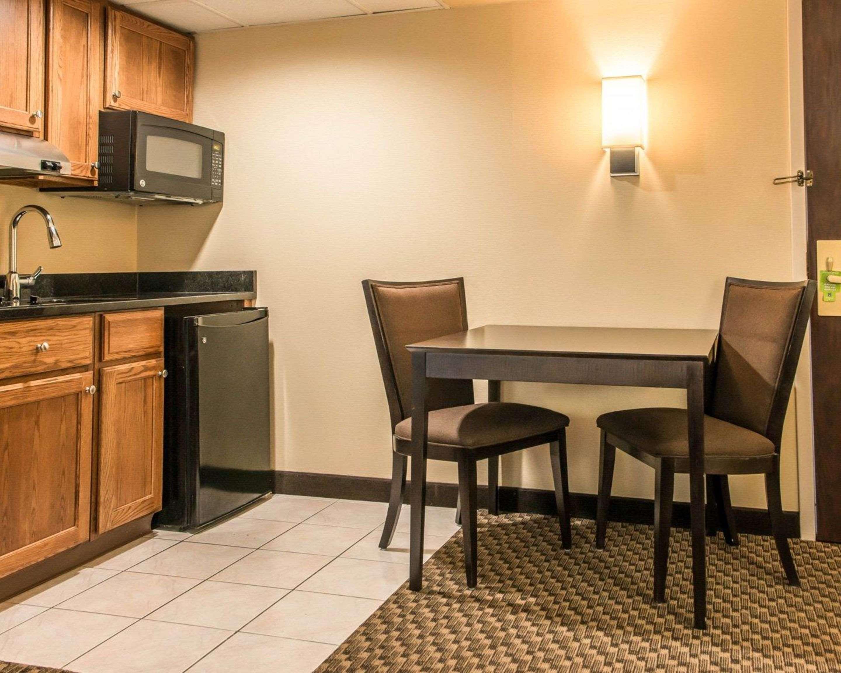 Mainstay Suites Verona Extérieur photo