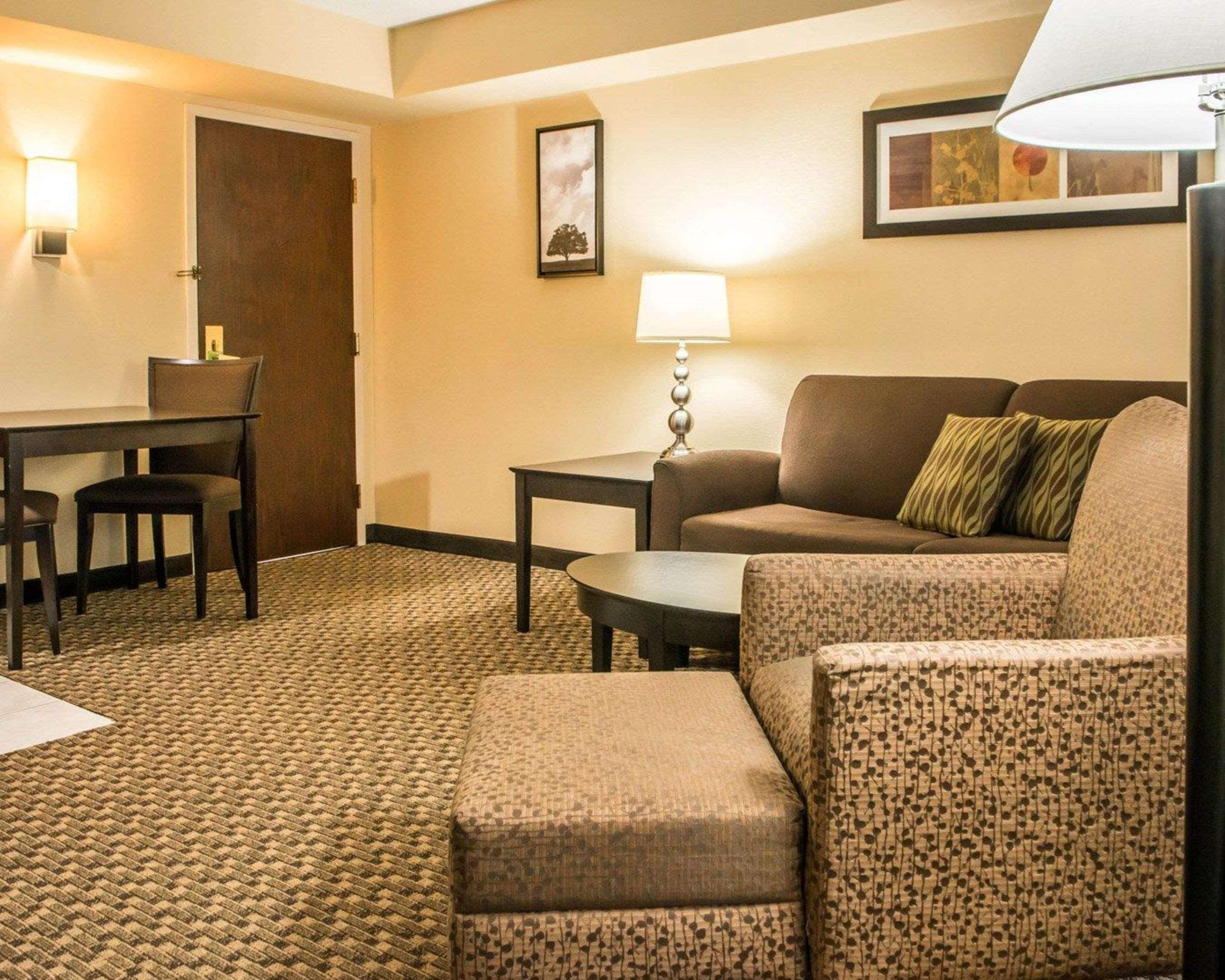 Mainstay Suites Verona Extérieur photo